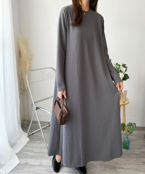 Amulet(アミュレット)の「すとんと落ちて体型カバーするシルエットが魅力! ワッフル風ロングワンピース(ワンピース・レディース・グレー/ブラウン/ブラック/アイボリー・L/M)」の19枚目の写真