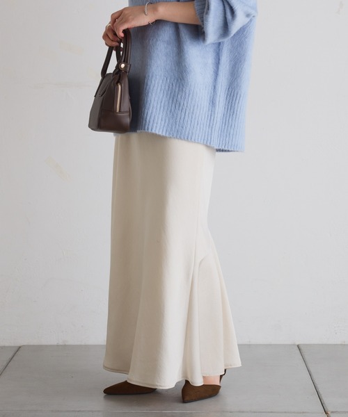 COLLAGE GALLARDAGALANTE（コラージュガリャルダガランテ）の「サテンマーメイドスカート/WEB限定（スカート・レディース・ブラック/ネイビー/オフホワイト/ブラウン・1/2）」の7枚目の写真