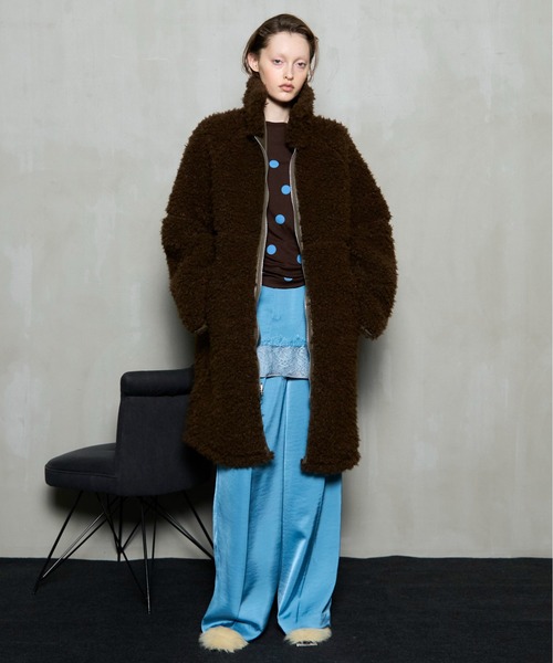 MAISON SPECIAL(メゾンスペシャル)の「Reversible Faux Mouton Coat / リバーシブルフェイクムートンコート(ムートンコート・レディース・カーキ/ブラック・FREE)」の9枚目の写真