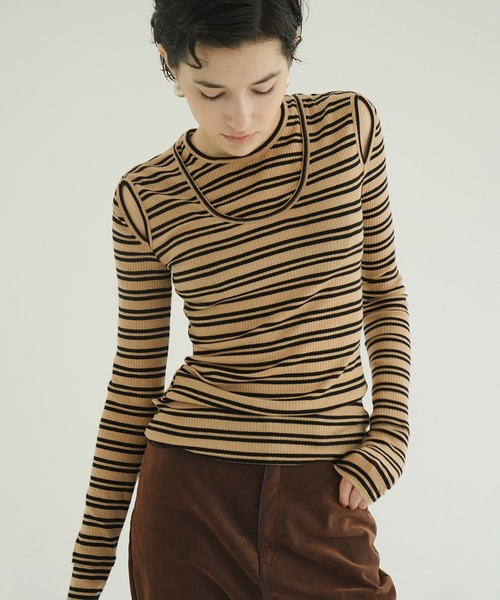 CLANE（クラネ）の「LAYERED SHOULDER CUT TOPS（Tシャツ/カットソー・レディース・ホワイト/ベージュ系その他/ブラック・1/2）」の3枚目の写真