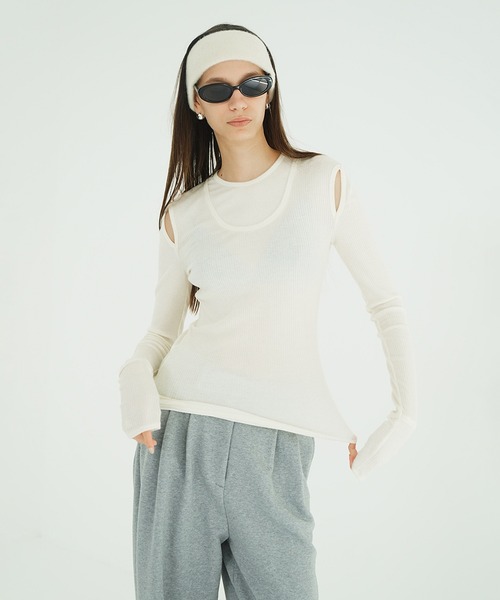 CLANE（クラネ）の「LAYERED SHOULDER CUT TOPS（Tシャツ/カットソー・レディース・ホワイト/ベージュ系その他/ブラック・1/2）」の4枚目の写真