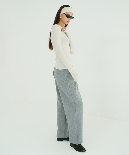 CLANE（クラネ）の「LAYERED SHOULDER CUT TOPS（Tシャツ/カットソー・レディース・ホワイト/ベージュ系その他/ブラック・1/2）」の9枚目の写真