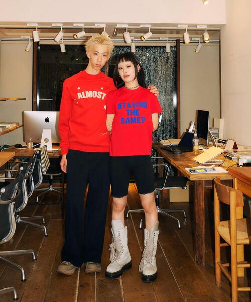 URBAN RESEARCH（アーバンリサーチ）の「Teya　Flock Letter T-shirts（Tシャツ/カットソー・レディース・ブラウン/レッド/ブルー系その他・SMALL/LARGE）」の21枚目の写真