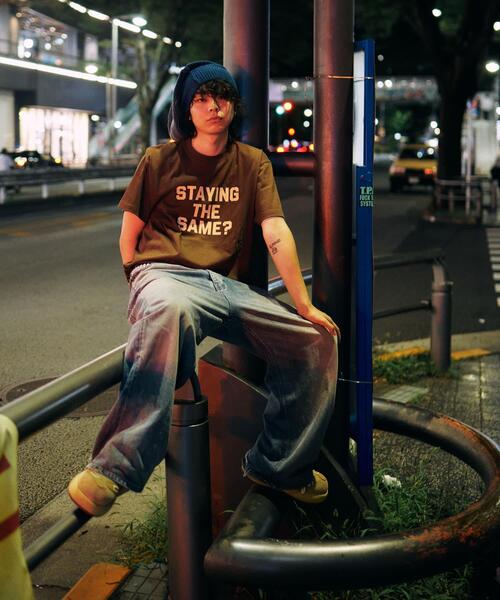 URBAN RESEARCH（アーバンリサーチ）の「Teya　Flock Letter T-shirts（Tシャツ/カットソー・レディース・ブラウン/レッド/ブルー系その他・SMALL/LARGE）」の6枚目の写真