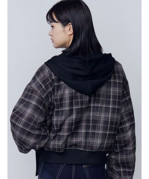 EMODA（エモダ）の「スカーフフーディナイロンブルゾン（ブルゾン・レディース・グレー/ブラック・FREE）」の16枚目の写真