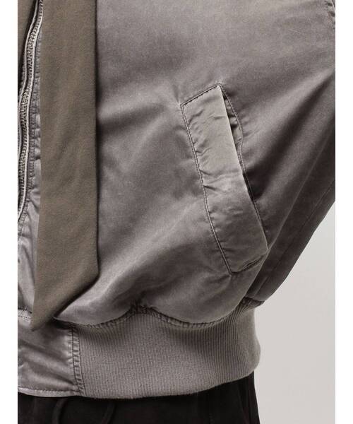 EMODA（エモダ）の「スカーフフーディナイロンブルゾン（ブルゾン・レディース・グレー/ブラック・FREE）」の4枚目の写真