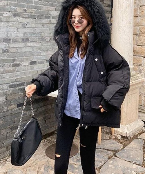 フード付きブラックダウンジャケット（やまんちゅさん専用） ファーフード付きボリューム感あふれるダウンジャケット（ダウン