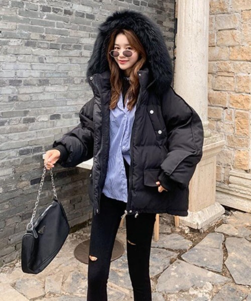 ファーフード付きボリューム感あふれるダウンジャケット（ダウン