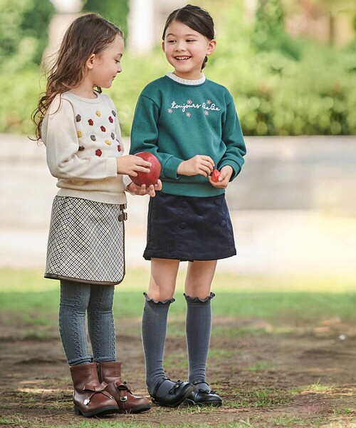 BeBe（ベベ）の「かぎ針花モチーフニットプルオーバー(100~140cm)（ニット/セーター・キッズ・ベージュ・120cm/140cm/100cm/110cm/130cm）」の5枚目の写真