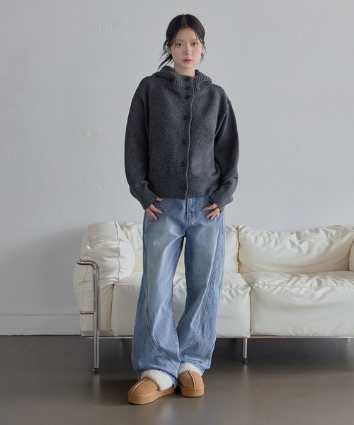 UNE MANSION(ユヌマンション)の「バラクラバー帽子ビッグボタンオーバーサイズニットカーディガン(ニット/セーター・レディース・ブラウン/オートミール/グレー/チャコールグレー・FREE)」の6枚目の写真