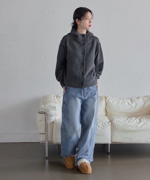 UNE MANSION(ユヌマンション)の「バラクラバー帽子ビッグボタンオーバーサイズニットカーディガン(ニット/セーター・レディース・ブラウン/オートミール/グレー/チャコールグレー・FREE)」の7枚目の写真