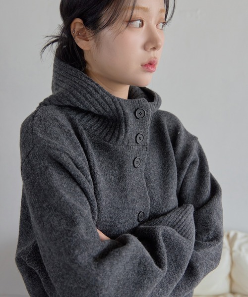 UNE MANSION(ユヌマンション)の「バラクラバー帽子ビッグボタンオーバーサイズニットカーディガン(ニット/セーター・レディース・ブラウン/オートミール/グレー/チャコールグレー・FREE)」の18枚目の写真