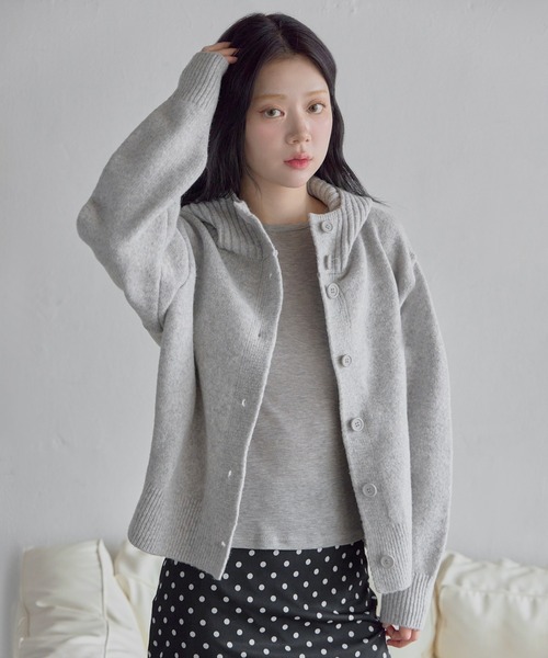 UNE MANSION(ユヌマンション)の「バラクラバー帽子ビッグボタンオーバーサイズニットカーディガン(ニット/セーター・レディース・ブラウン/オートミール/グレー/チャコールグレー・FREE)」の5枚目の写真