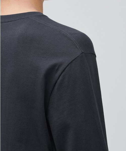 MUSINSA STANDARD（ムシンサスタンダード）の「ベーシック長袖Tシャツ[ダークグレー]（Tシャツ/カットソー・メンズ・その他・MEDIUM/LARGE/X-LARGE/XX-LARGE/XXX-LARGE/SMALL）」の5枚目の写真
