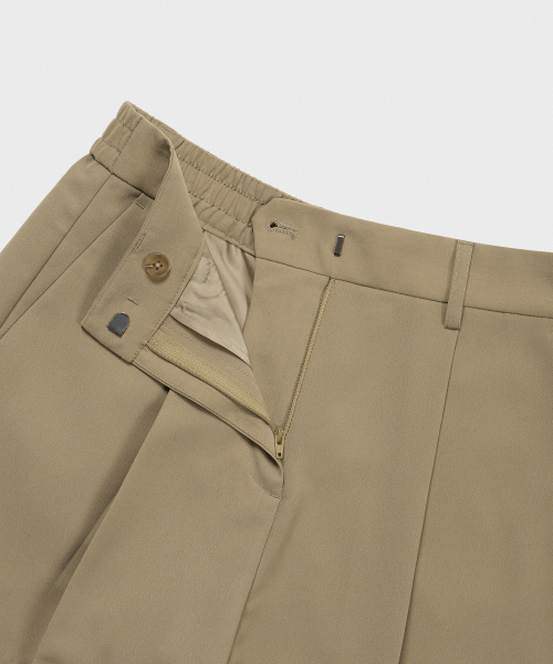 MUSINSA STANDARD WOMAN（ムシンサスタンダードウーマン）の「ウィメンズリネンライクワンタックバンディングショーツ[ベージュ]（その他パンツ・レディース・その他・30/24/25/26/27/28/29）」の2枚目の写真