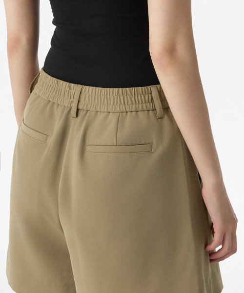 MUSINSA STANDARD WOMAN（ムシンサスタンダードウーマン）の「ウィメンズリネンライクワンタックバンディングショーツ[ベージュ]（その他パンツ・レディース・その他・30/24/25/26/27/28/29）」の3枚目の写真