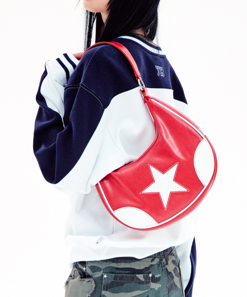 YOUHEE（ユヒ）の「STAR LEATHER HOBO BAG RED（ショルダーバッグ・レディース・その他・FREE）」の2枚目の写真