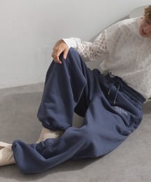 enhaut（アンオート）の「裏起毛 ブラスト加工 ロゴ刺繍 裾ドロスト ゆったり スウェット パンツ（スウェットパンツ・レディース）」