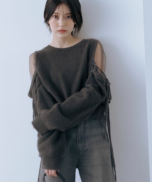 SNIDEL（スナイデル）の「シースルーショルダーニットプルオーバー（ニット/セーター・レディース・ライトブルー/ピンクベージュ/ダークブラウン・F）」の2枚目の写真