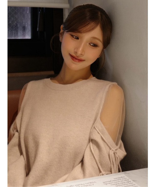 SNIDEL（スナイデル）の「シースルーショルダーニットプルオーバー（ニット/セーター・レディース・ライトブルー/ピンクベージュ/ダークブラウン・F）」の3枚目の写真