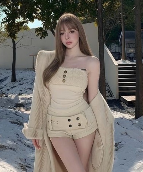 Lis ardent(リスアルダン)の「ベルト付きコーデュロイショートパンツ/脚長効果/ローウエスト/ローライズ(その他パンツ・レディース・ブラック/アイボリー/ブラウン・S/M/L)」の12枚目の写真