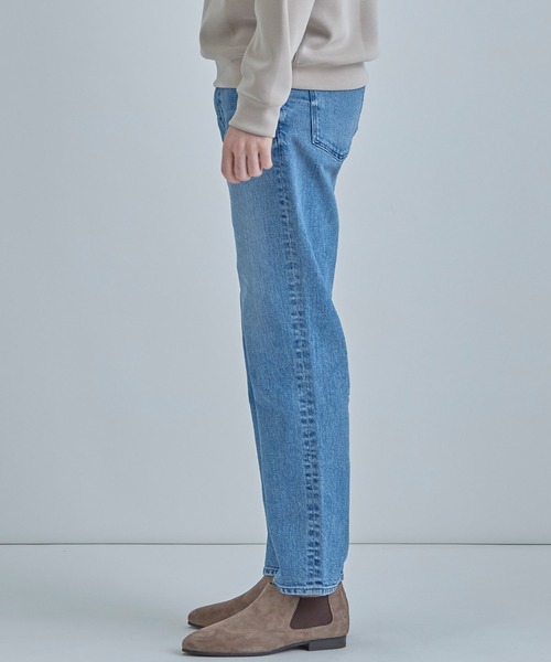 MEN'S BIGI（メンズビギ）の「【RED CARD/レッドカード】別注 Bass クリーンライトデニム（デニムパンツ・メンズ・ブルー・31/29/28/30/32）」の2枚目の写真