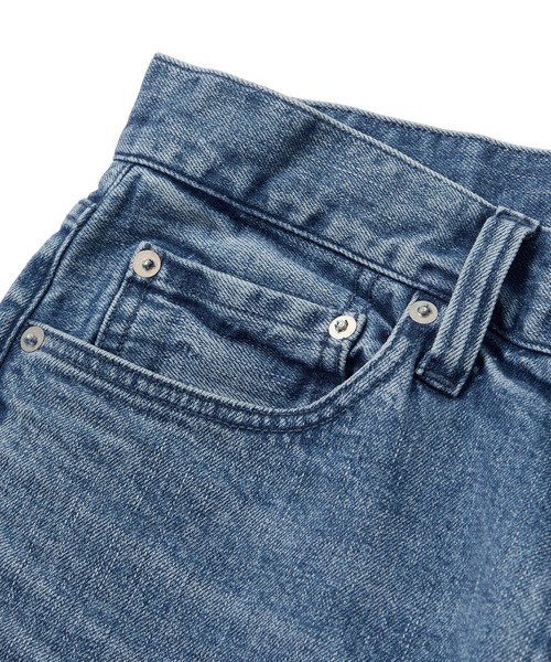 MEN'S BIGI（メンズビギ）の「【RED CARD/レッドカード】別注 Bass クリーンライトデニム（デニムパンツ・メンズ・ブルー・31/29/28/30/32）」の13枚目の写真