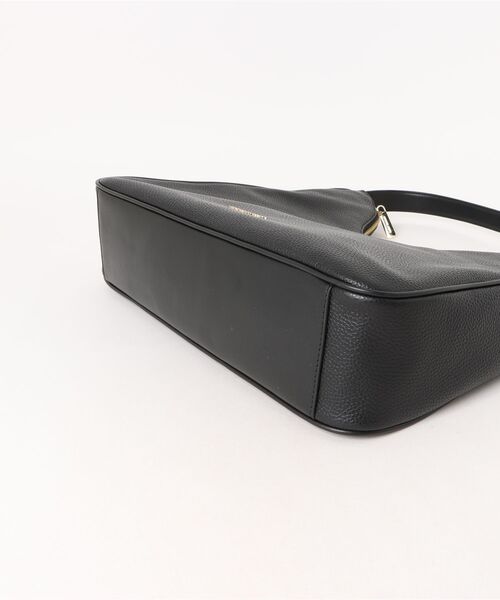 MICHAEL KORS(マイケルコース)の「NAYLA MD HOBO SHLDR ショルダーバッグ(ショルダーバッグ・レディース・ブラック・FREE)」の3枚目の写真