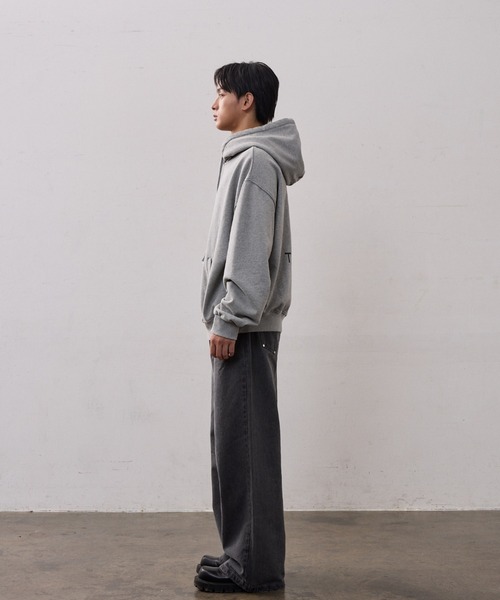 THE CLE（ザクレ）の「BACK LOGO SWEAT HOODIE / バックロゴスウェットフーディー【バックロゴ】【フード】 パーカー スウェット トップス メンズ（スウェット・メンズ・ブラック/グレー・1/2）」の7枚目の写真
