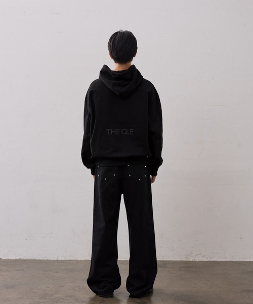 THE CLE（ザクレ）の「BACK LOGO SWEAT HOODIE / バックロゴスウェットフーディー【バックロゴ】【フード】 パーカー スウェット トップス メンズ（スウェット・メンズ・ブラック/グレー・1/2）」の6枚目の写真