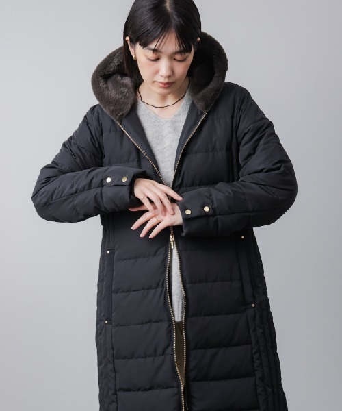 Bou Jeloud(ブージュルード)の「高密度タックロングダウン(ダウンジャケット/コート・レディース・モカ/ブラック・38)」の18枚目の写真