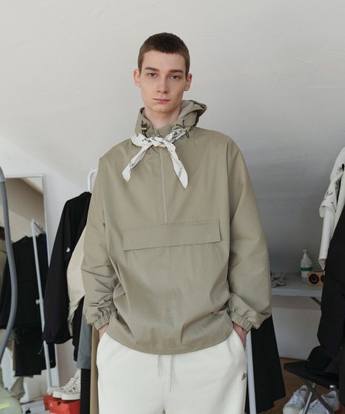 CHAMASPORTSLAB(チャマ スポーツラボ)の「CSL ANORAK-LIGHT KHAKI(ナイロンジャケット・メンズ・その他・MEDIUM/LARGE)」の1枚目の写真