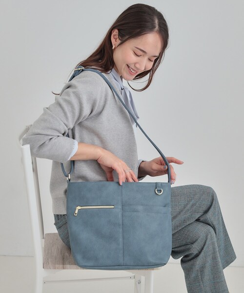 SHOO・LA・RUE（シューラルー）の「【8ポケット】フロント切り替えショルダーバッグ（ショルダーバッグ・レディース・ベージュ/ライトパープル/グリーン/ピンク系/ブルー/ブラック・00）」の4枚目の写真