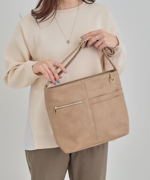 SHOO・LA・RUE(シューラルー)の「【8ポケット】フロント切替 ショルダーバッグ(ショルダーバッグ・レディース・ベージュ/ライトパープル/グリーン/ピンク系/ブルー/ブラック・00)」の10枚目の写真