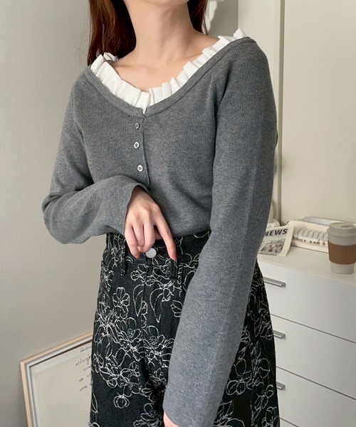 merrylatte(メリーラテ)の「フリル付きヘンリーネックニットプルオーバー【NOUA】(ニット/セーター・レディース・グレー/アイボリー/ブラック/ネイビー・FREE)」の16枚目の写真