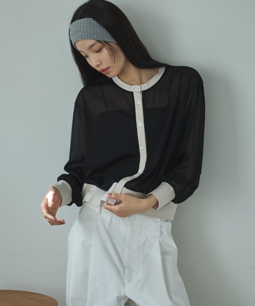 Doux archives（ドゥアルシーヴ）の「【ZOZO限定】バイカラーシアーカーディガン（カーディガン/ボレロ・レディース・ブラック/ベージュ/ブラウン・FREE）」の2枚目の写真