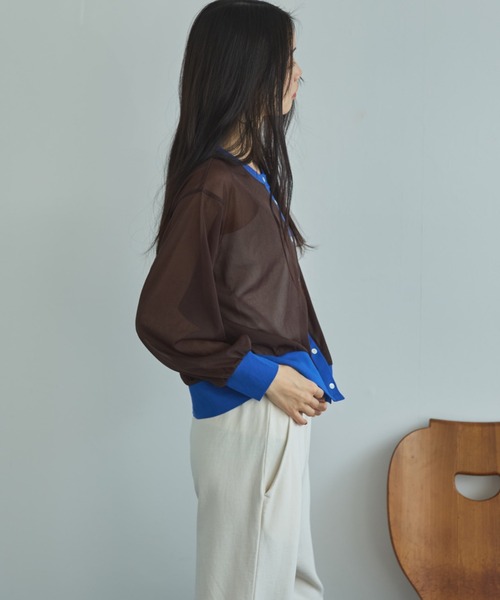 Doux archives（ドゥアルシーヴ）の「【ZOZO限定】バイカラーシアーカーディガン（カーディガン/ボレロ・レディース・ブラック/ベージュ/ブラウン・FREE）」の10枚目の写真