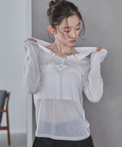 feepur（フェピュール）の「ヘンリーネックフーディーシアーロンTee（Tシャツ/カットソー・レディース・ブラウン/オフホワイト/グレー/ブラック・MEDIUM）」の2枚目の写真