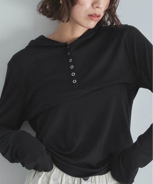 feepur（フェピュール）の「ヘンリーネックフーディーシアーロンTee（Tシャツ/カットソー・レディース・ブラウン/オフホワイト/グレー/ブラック・MEDIUM）」の3枚目の写真