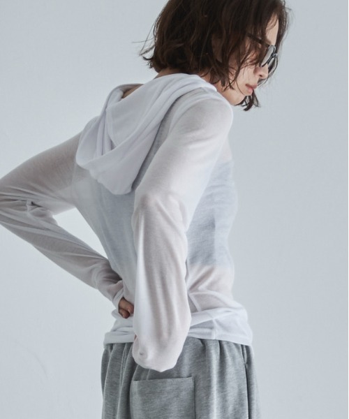 feepur（フェピュール）の「ヘンリーネックフーディーシアーロンTee（Tシャツ/カットソー・レディース・ブラウン/オフホワイト/グレー/ブラック・MEDIUM）」の15枚目の写真