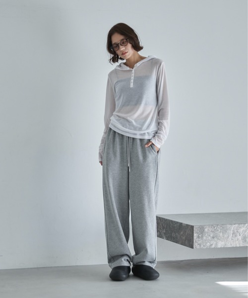 feepur（フェピュール）の「ヘンリーネックフーディーシアーロンTee（Tシャツ/カットソー・レディース・ブラウン/オフホワイト/グレー/ブラック・MEDIUM）」の6枚目の写真