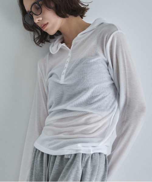 feepur（フェピュール）の「ヘンリーネックフーディーシアーロンTee（Tシャツ/カットソー・レディース・ブラウン/オフホワイト/グレー/ブラック・MEDIUM）」の16枚目の写真