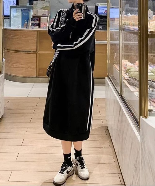 SallyLunn(サリーラン)の「ハーフジップトラックワンピース(ワンピース・レディース・スミクロ・MEDIUM/LARGE/X-LARGE)」の5枚目の写真