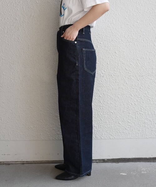 quaranciel(カランシエル)の「〈洗濯機可能〉ハイライズ ルーズ ワイド デニム パンツ(デニムパンツ・レディース・オフホワイト/ネイビー/ブルー/ブラウン・40/38/36)」の10枚目の写真