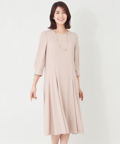 TO BE CHIC（トゥー ビー シック）の「バックサテンパネルライン フレアワンピース（ワンピース・レディース・ブラック/ピンク系その他2・40）」の2枚目の写真