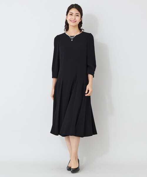 TO BE CHIC（トゥー ビー シック）の「バックサテンパネルライン フレアワンピース（ワンピース・レディース・ブラック/ピンク系その他2・40）」の3枚目の写真