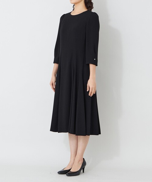TO BE CHIC（トゥー ビー シック）の「バックサテンパネルライン フレアワンピース（ワンピース・レディース・ブラック/ピンク系その他2・40）」の8枚目の写真