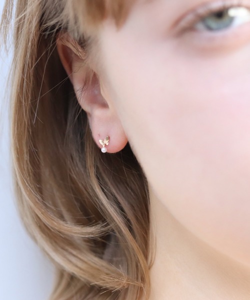 cui-cui(キュイキュイ)の「パール バタフライ ピアス | K10YG 〈Web限定〉(ピアス(両耳用)・レディース・イエローゴールド・FREE)」の5枚目の写真