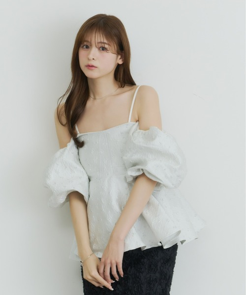 Olu.(オルドット)の「フラワージャガードペプラムビスチェ(シャツ/ブラウス・レディース・イエロー/ホワイト/ブルー・FREE)」の2枚目の写真