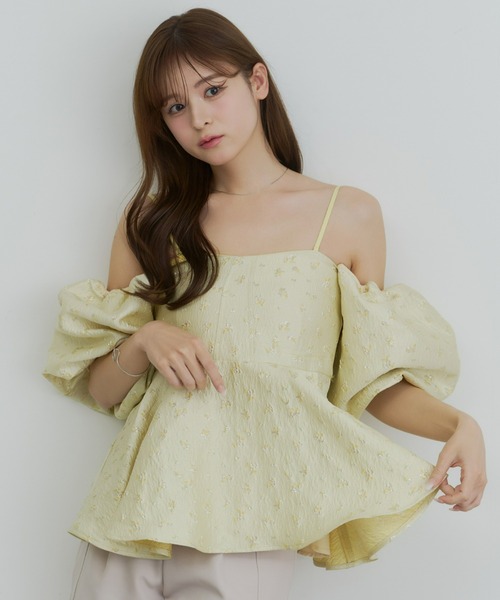 Olu.(オルドット)の「フラワージャガードペプラムビスチェ(シャツ/ブラウス・レディース・イエロー/ホワイト/ブルー・FREE)」の3枚目の写真